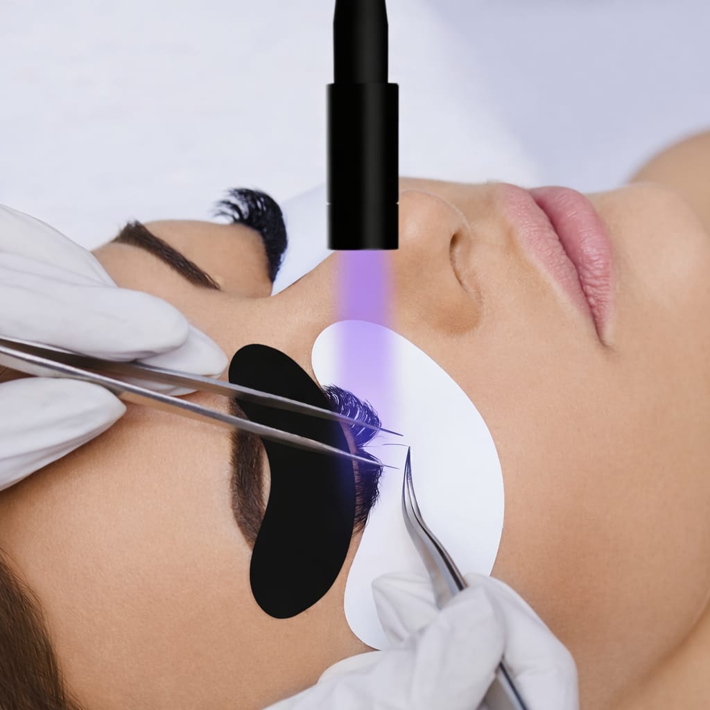 Extensions de cils UV/LED : la technologie révolutionnaire qui dépasse la pose classique